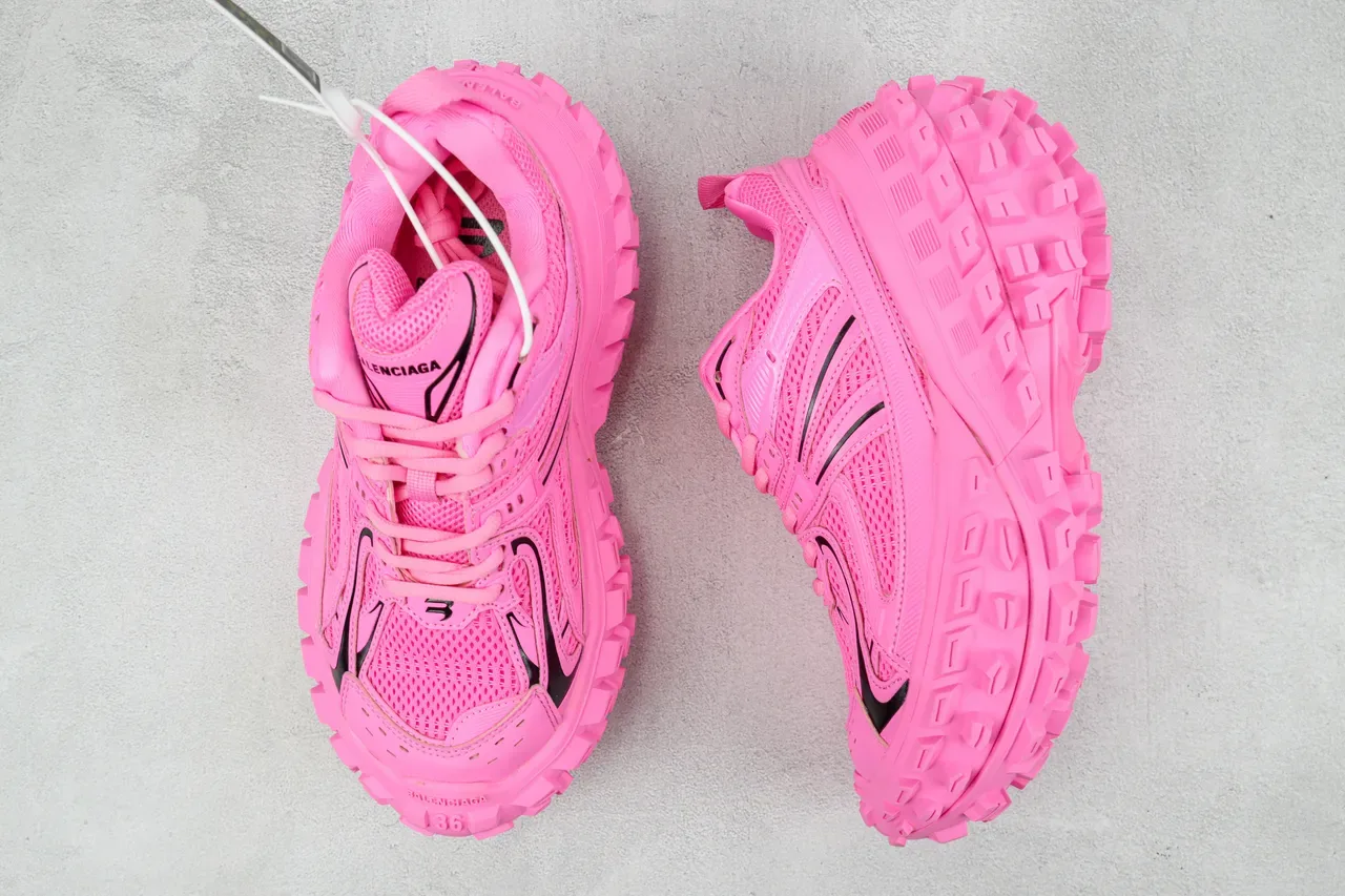 ASICS Chaussures Lifestyle en Maille Monocromatique et Construction de Recouvrement Synthétique Rose et Noir 3