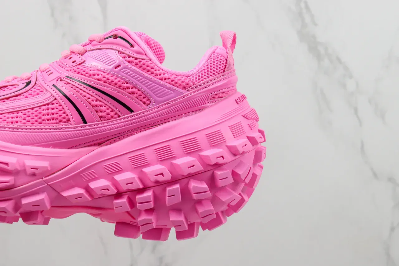 ASICS Chaussures Lifestyle en Maille Monocromatique et Construction de Recouvrement Synthétique Rose et Noir 7