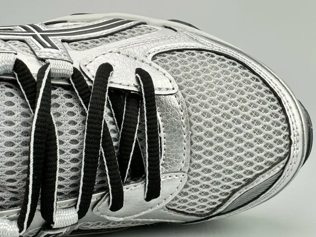 ASICS Prateado Preto Malha E Camada Sintética Superior Ondulada Translucida Cápsulas Do Meiopé Tênis De Corrida 3
