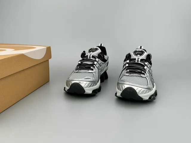 ASICS Prateado Preto Malha E Camada Sintética Superior Ondulada Translucida Cápsulas Do Meiopé Tênis De Corrida 4