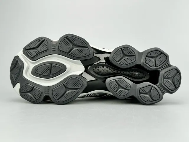 ASICS Prateado Preto Malha E Camada Sintética Superior Ondulada Translucida Cápsulas Do Meiopé Tênis De Corrida 5