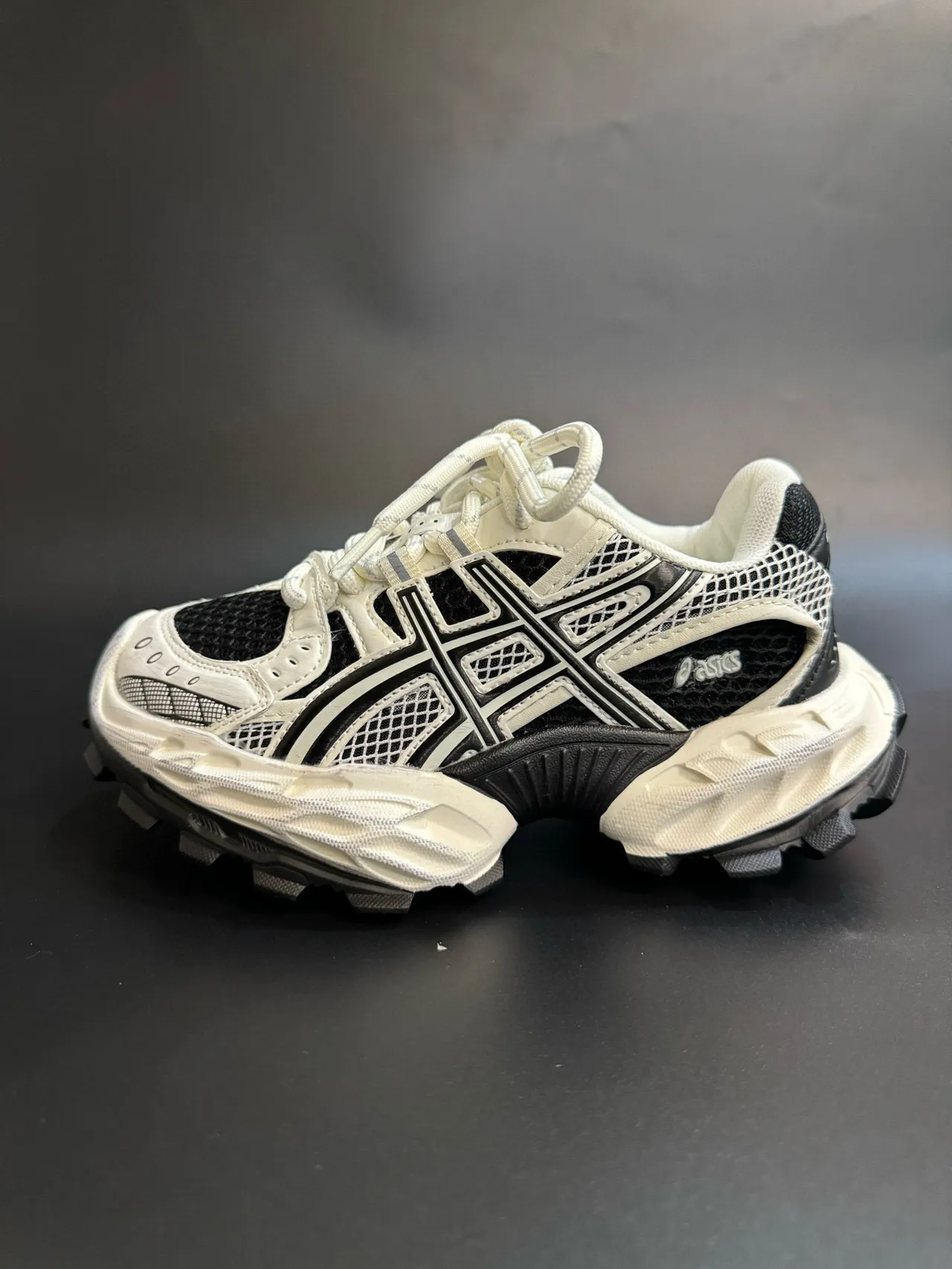 ASICS Argent Rouge Silhouette Chunky Maille et Recouvrement Synthétique Sneakers Lifestyle 3