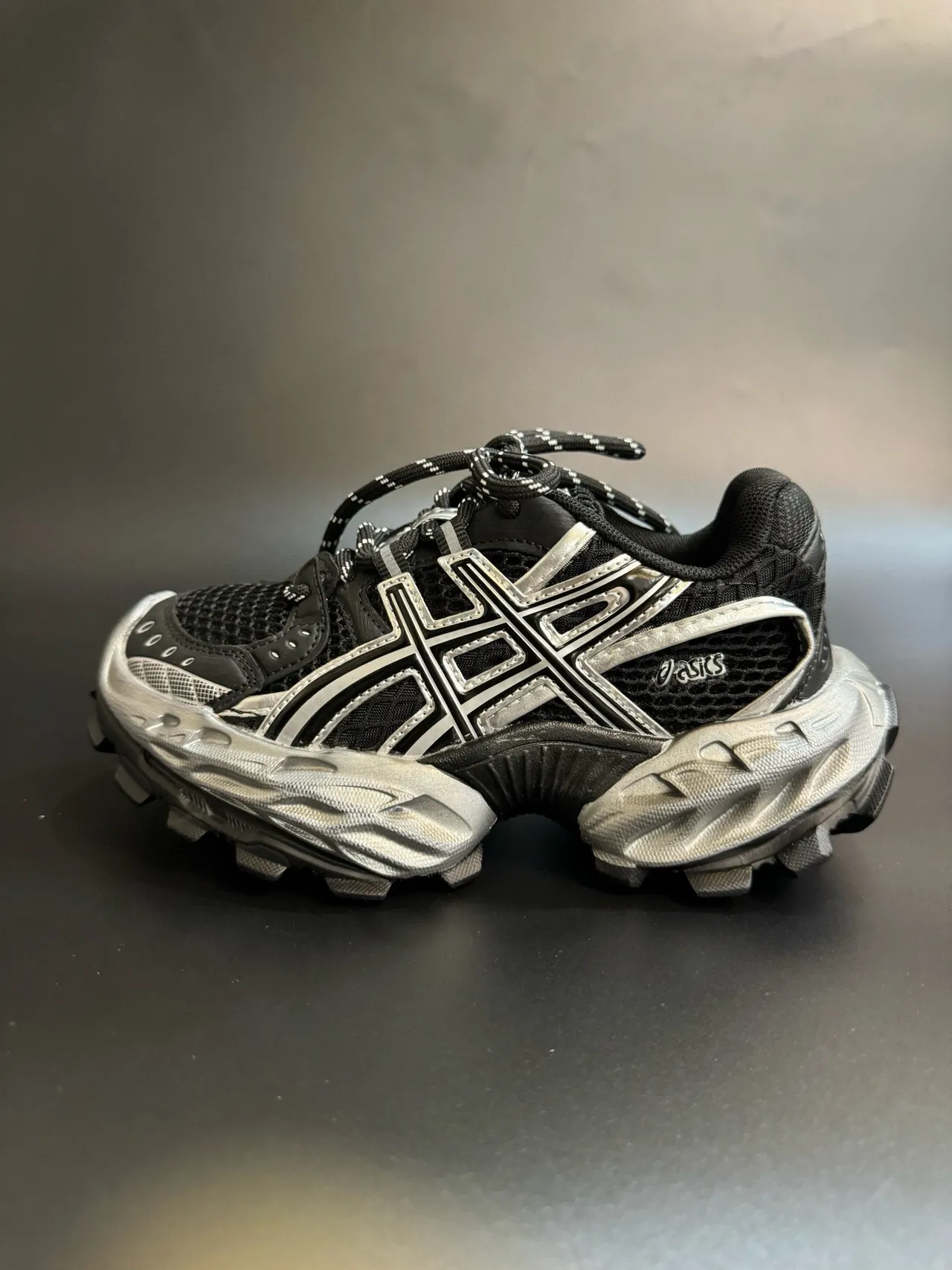 ASICS Argent Rouge Silhouette Chunky Maille et Recouvrement Synthétique Sneakers Lifestyle 4