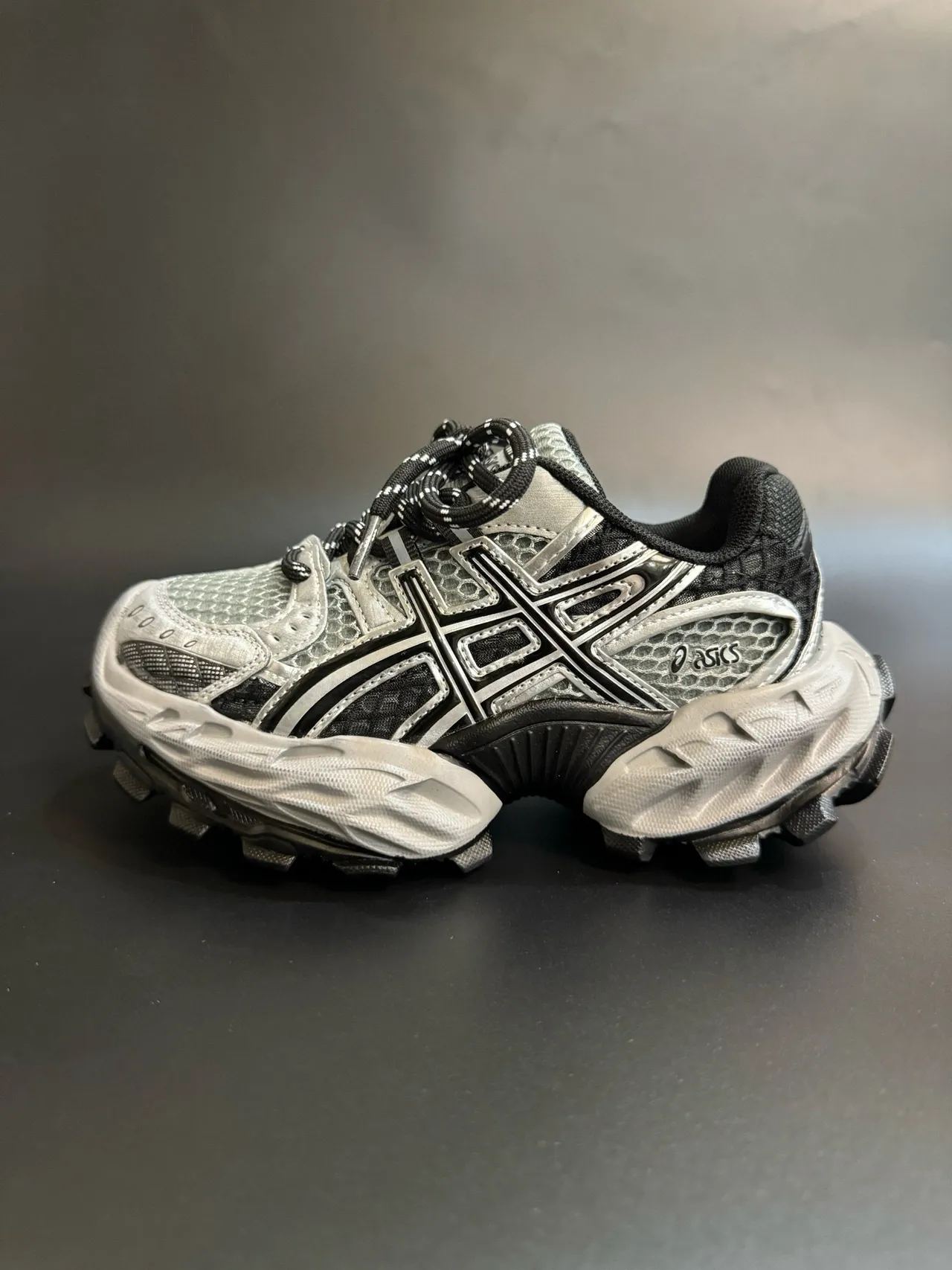 ASICS Argent Rouge Silhouette Chunky Maille et Recouvrement Synthétique Sneakers Lifestyle 6