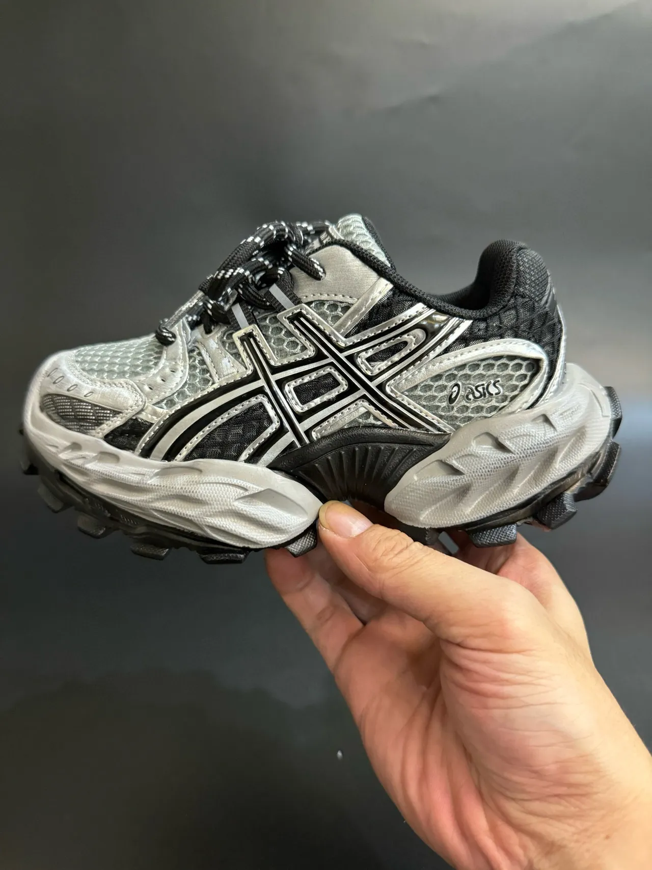 ASICS Argent Rouge Silhouette Chunky Maille et Recouvrement Synthétique Sneakers Lifestyle 7