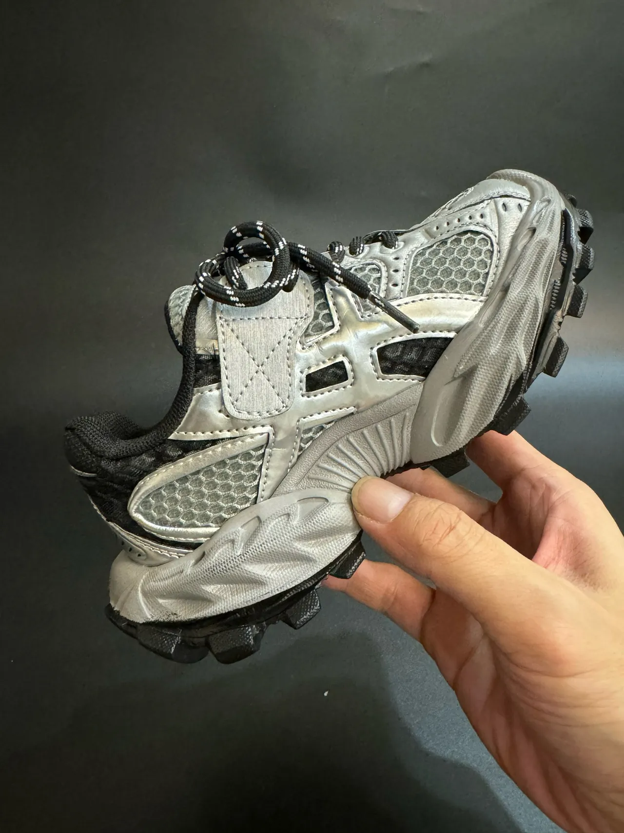 ASICS Argent Rouge Silhouette Chunky Maille et Recouvrement Synthétique Sneakers Lifestyle 10
