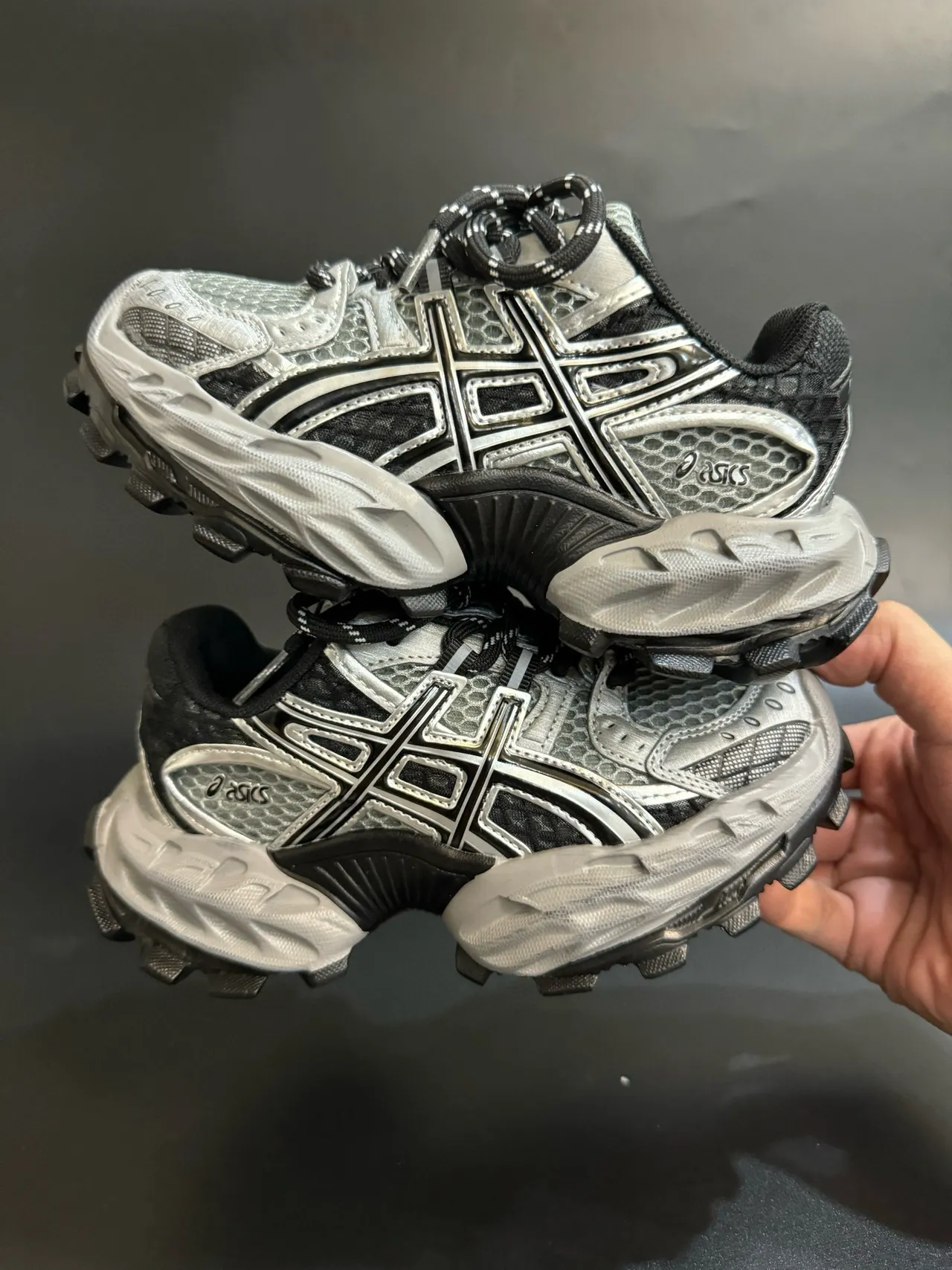 ASICS Argent Rouge Silhouette Chunky Maille et Recouvrement Synthétique Sneakers Lifestyle 13