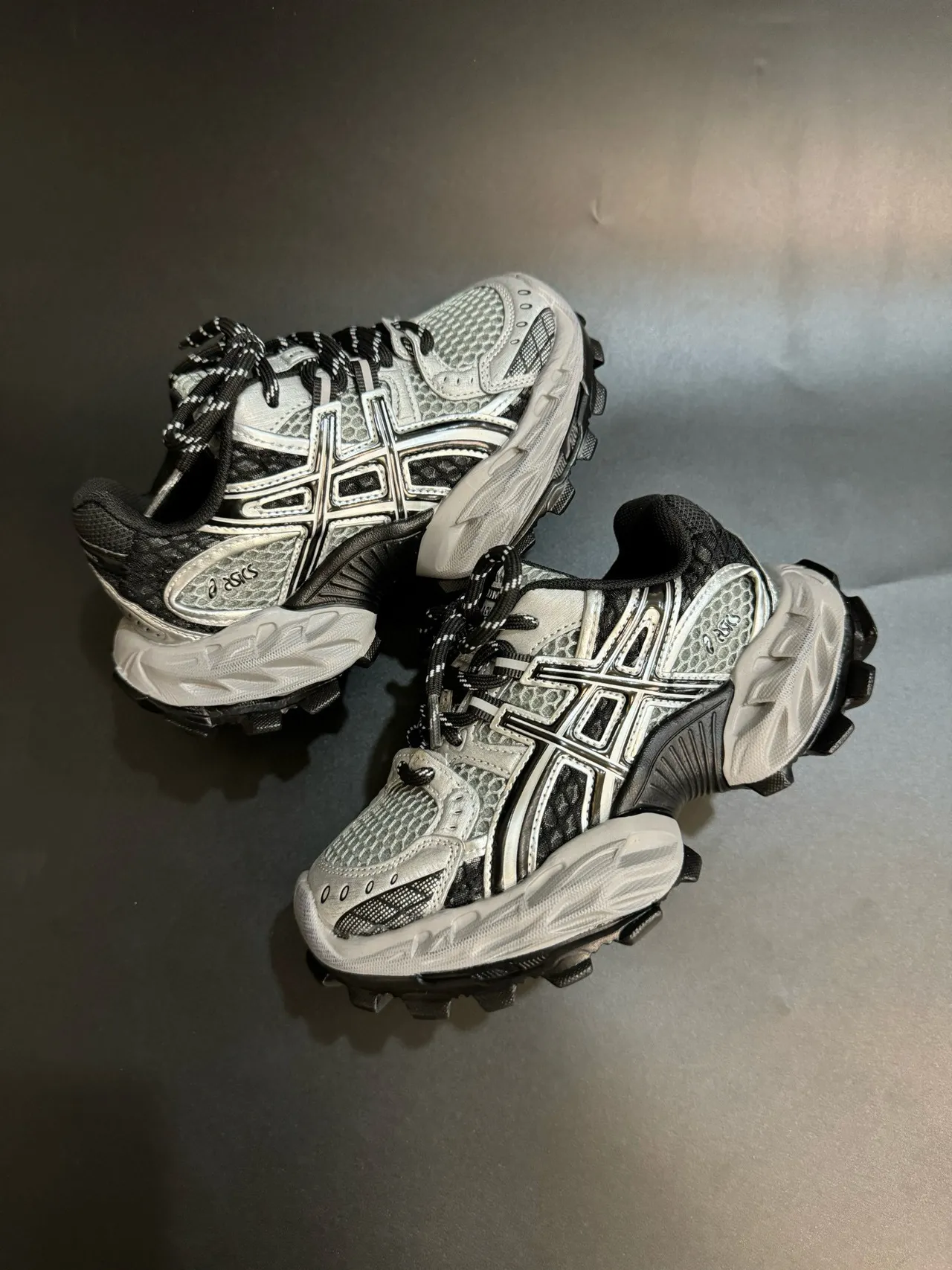 ASICS Argent Rouge Silhouette Chunky Maille et Recouvrement Synthétique Sneakers Lifestyle 14