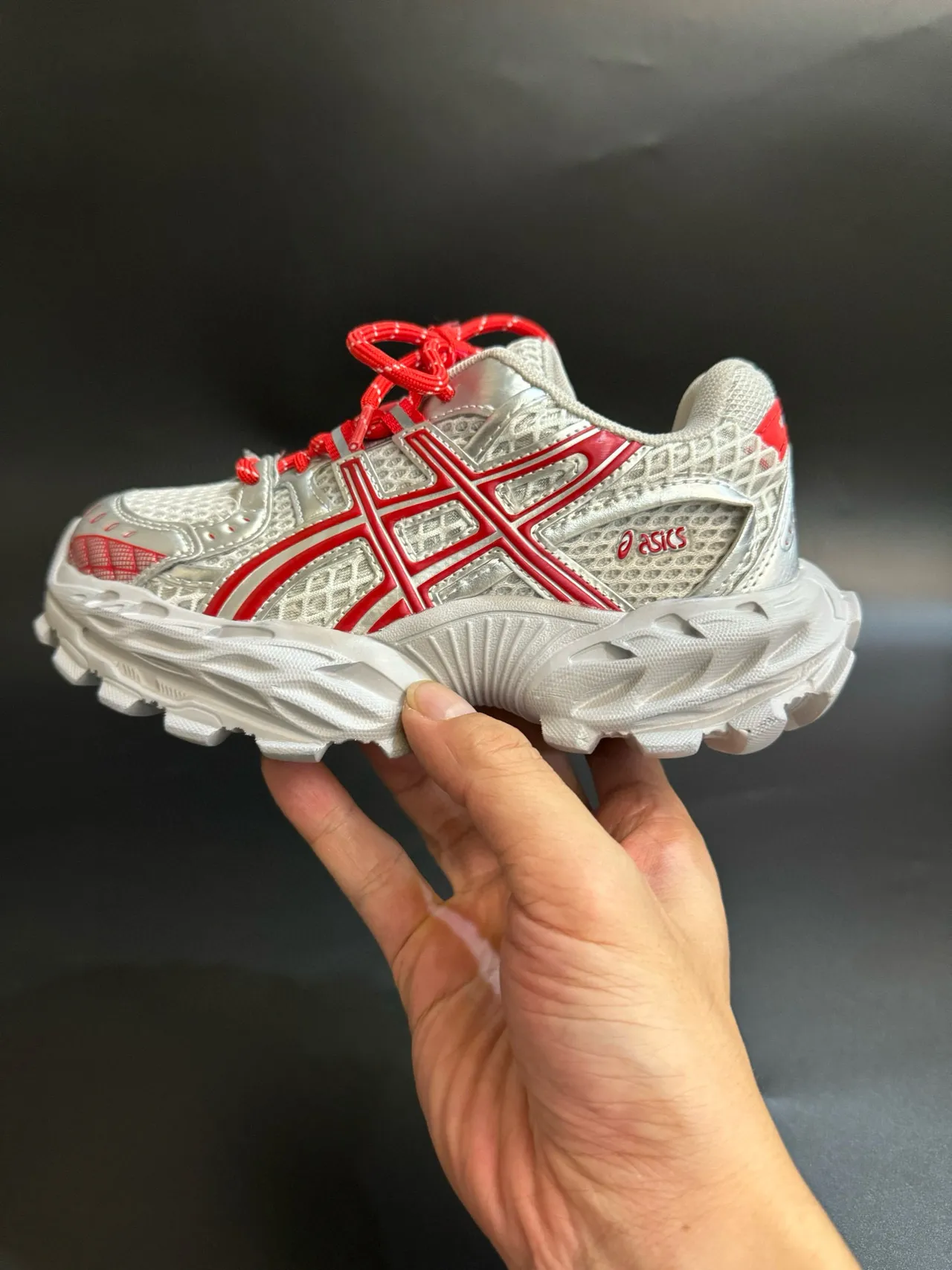ASICS Argent Rouge Silhouette Chunky Maille et Recouvrement Synthétique Sneakers Lifestyle 15