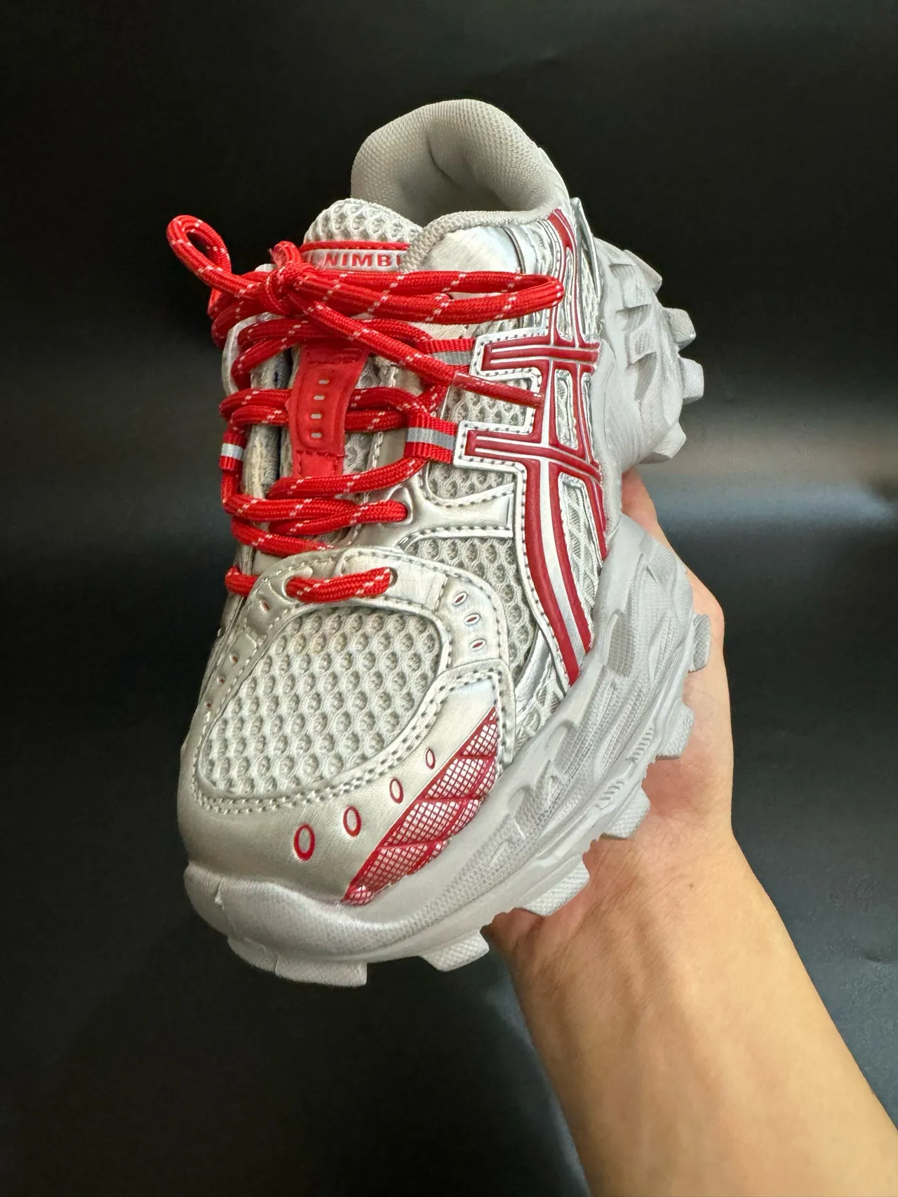 ASICS Argent Rouge Silhouette Chunky Maille et Recouvrement Synthétique Sneakers Lifestyle 18