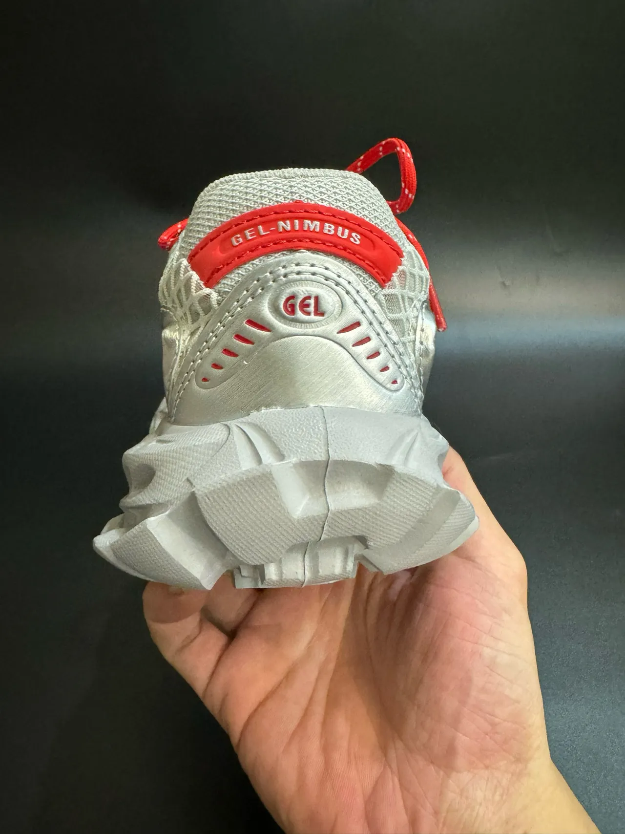 ASICS Argent Rouge Silhouette Chunky Maille et Recouvrement Synthétique Sneakers Lifestyle 21