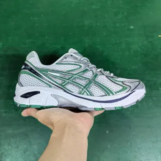 ASICS White Green Mesh And Synthetic Overlay Construction Lateral Tiger Stripe Branding Running Shoes