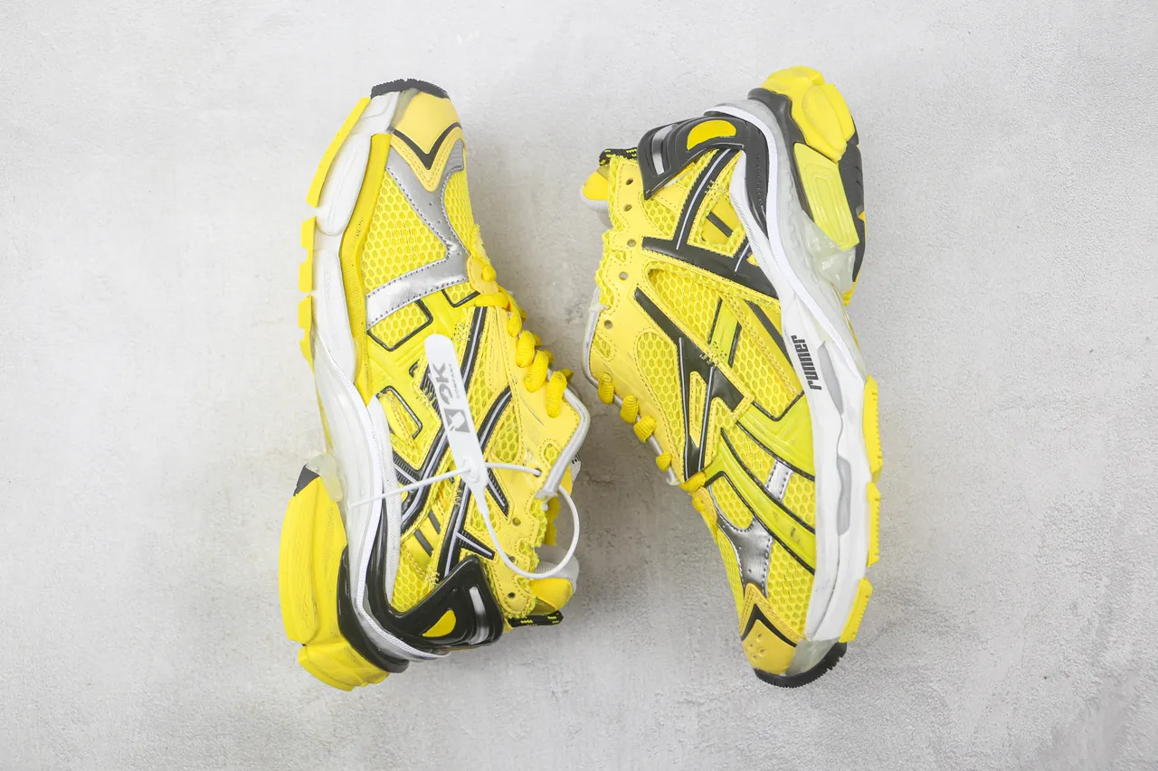 ASICS Jaune Noir Médiasol Maille et Recouvrement Synthétique Supérieur Baskets Épaisses 2