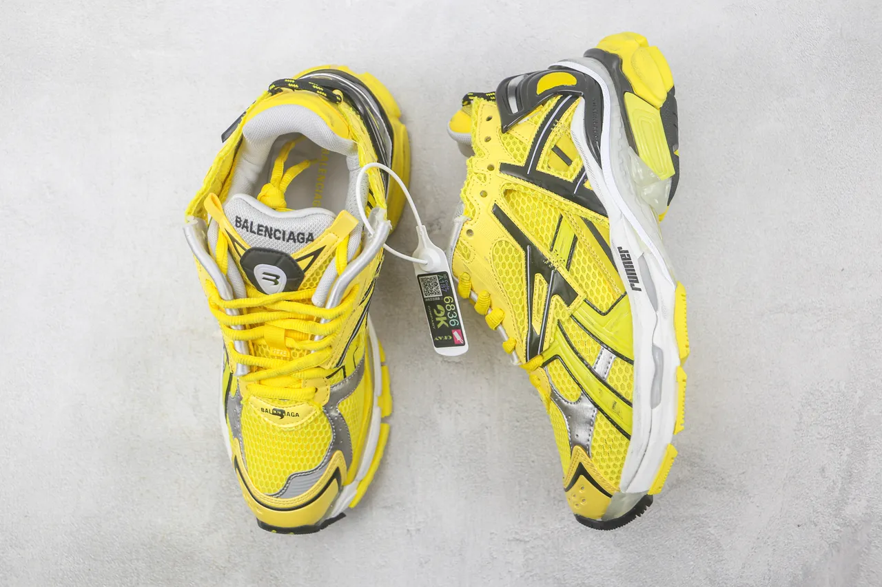 ASICS Jaune Noir Médiasol Maille et Recouvrement Synthétique Supérieur Baskets Épaisses 3