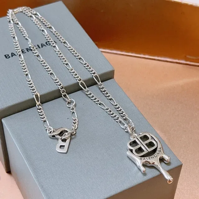 Balenciaga B Collier Pendentif Chaîne Argentée 4
