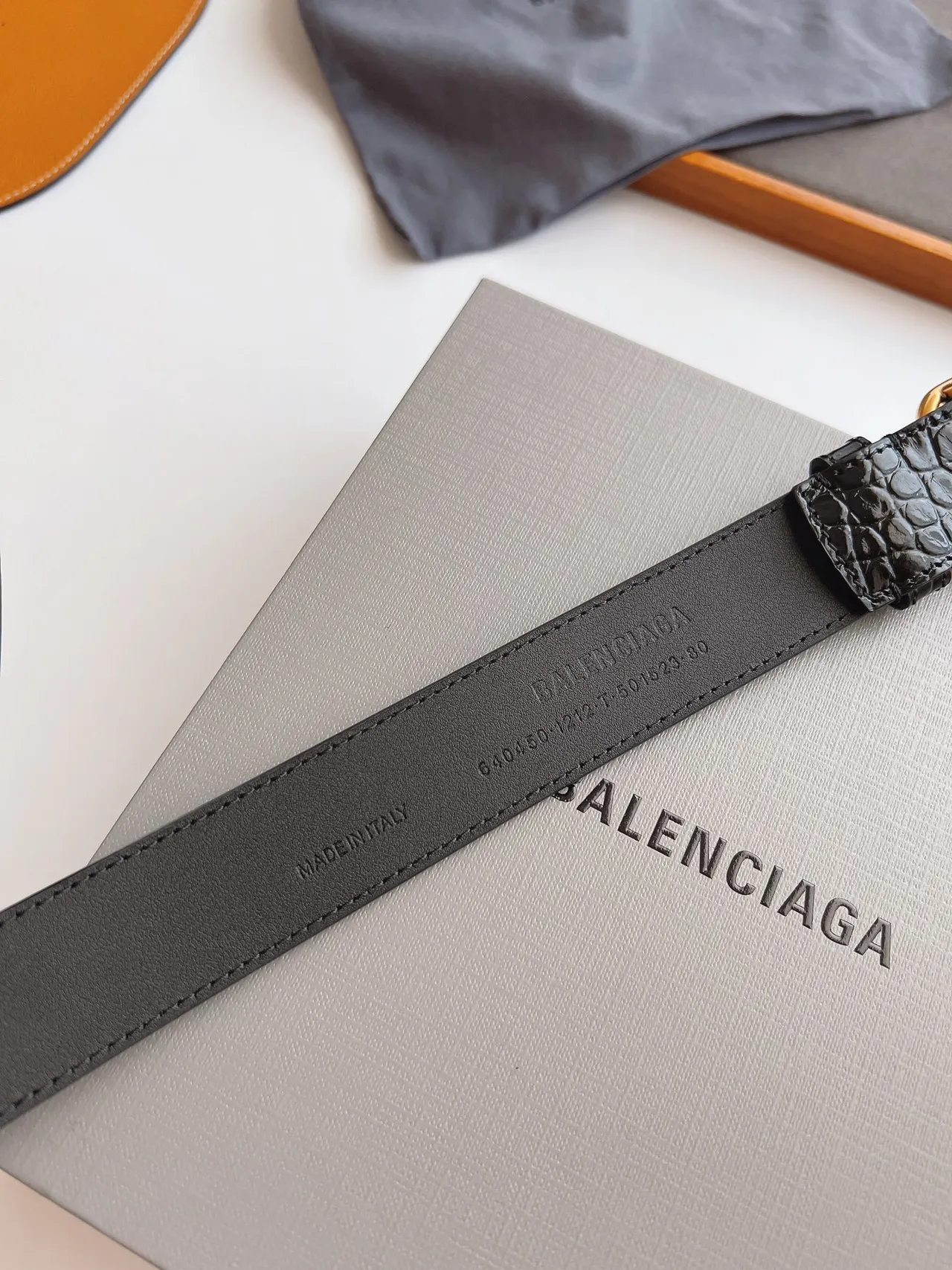 Balenciaga BB কালো ক্রক-এমবসড লেদার বেল্ট 3