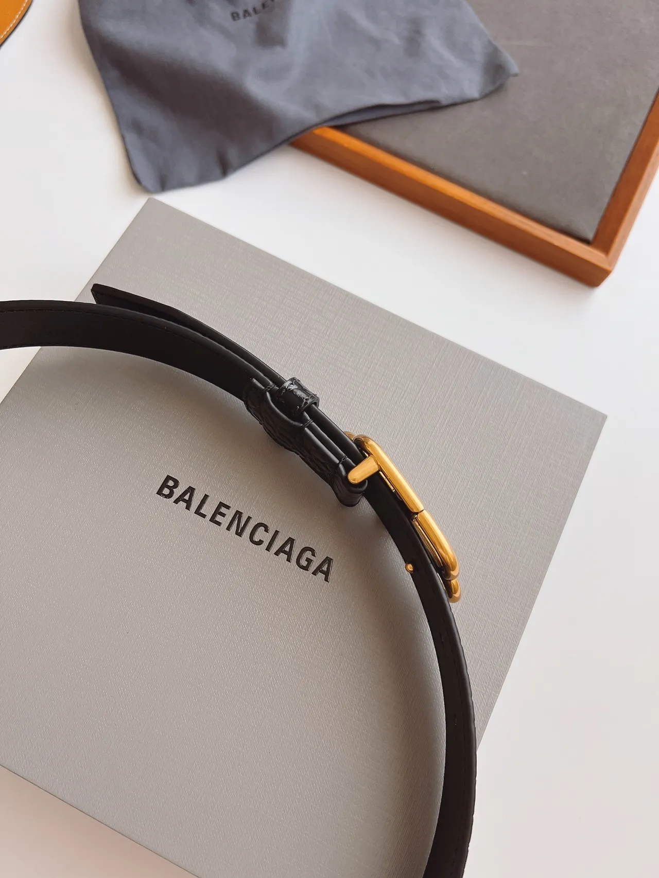 Balenciaga BB কালো ক্রক-এমবসড লেদার বেল্ট 5