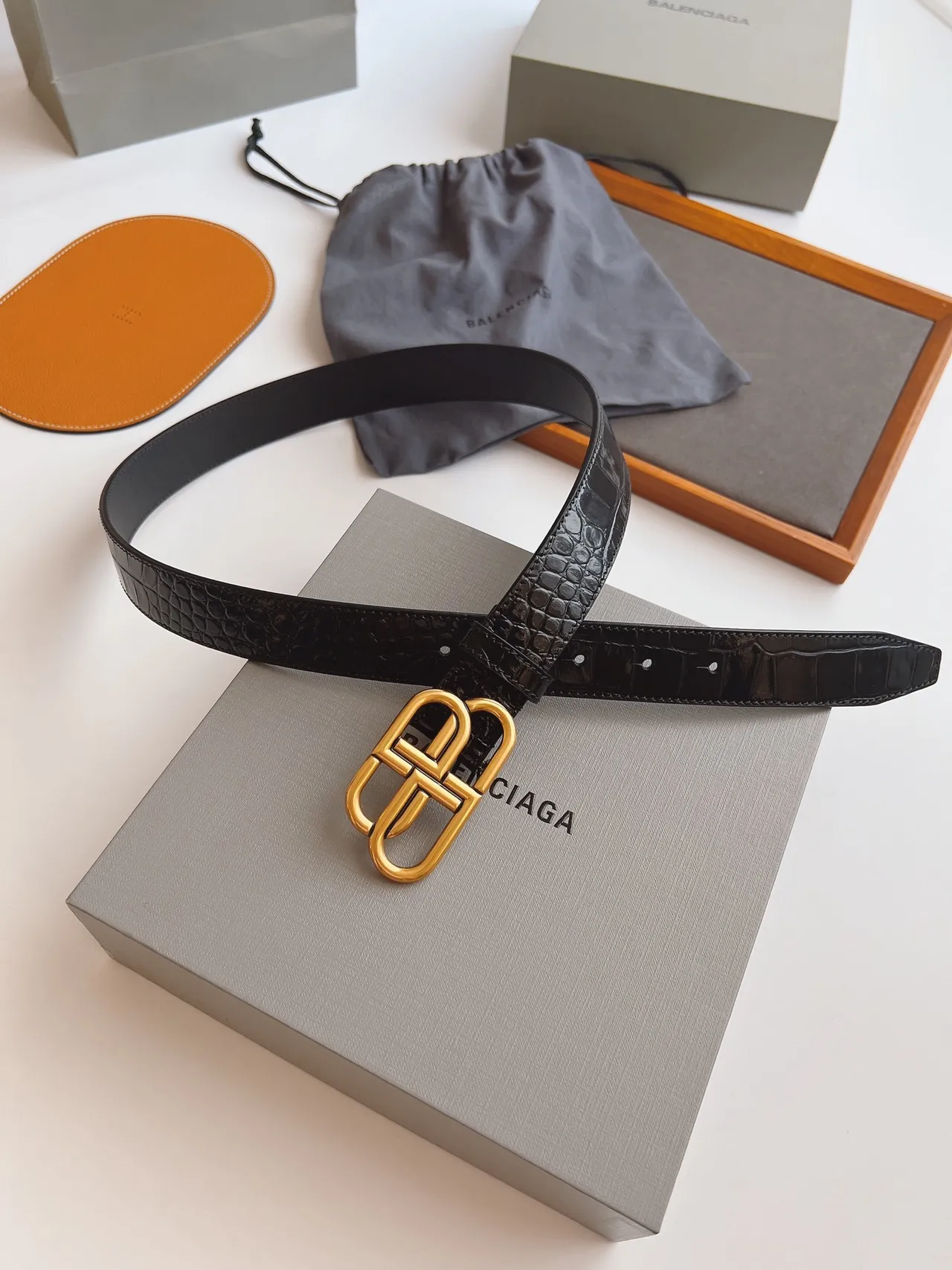 Balenciaga BB কালো ক্রক-এমবসড লেদার বেল্ট 6