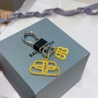 Balenciaga BB Charm Gold-Tone Dual Logo سلاسل المفاتيح سوار