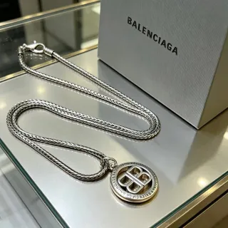 Balenciaga BB Coin Pendant Collar de cadena trenzada