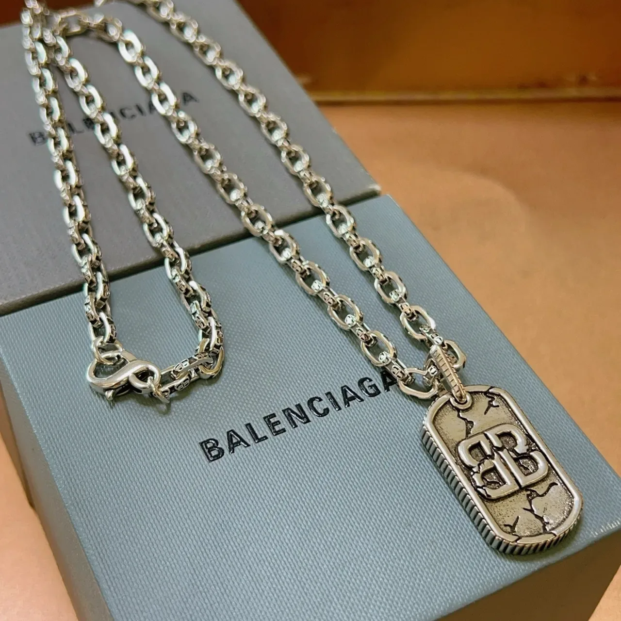 Balenciaga BB Dog Tag Collier Argent Vieilli 1