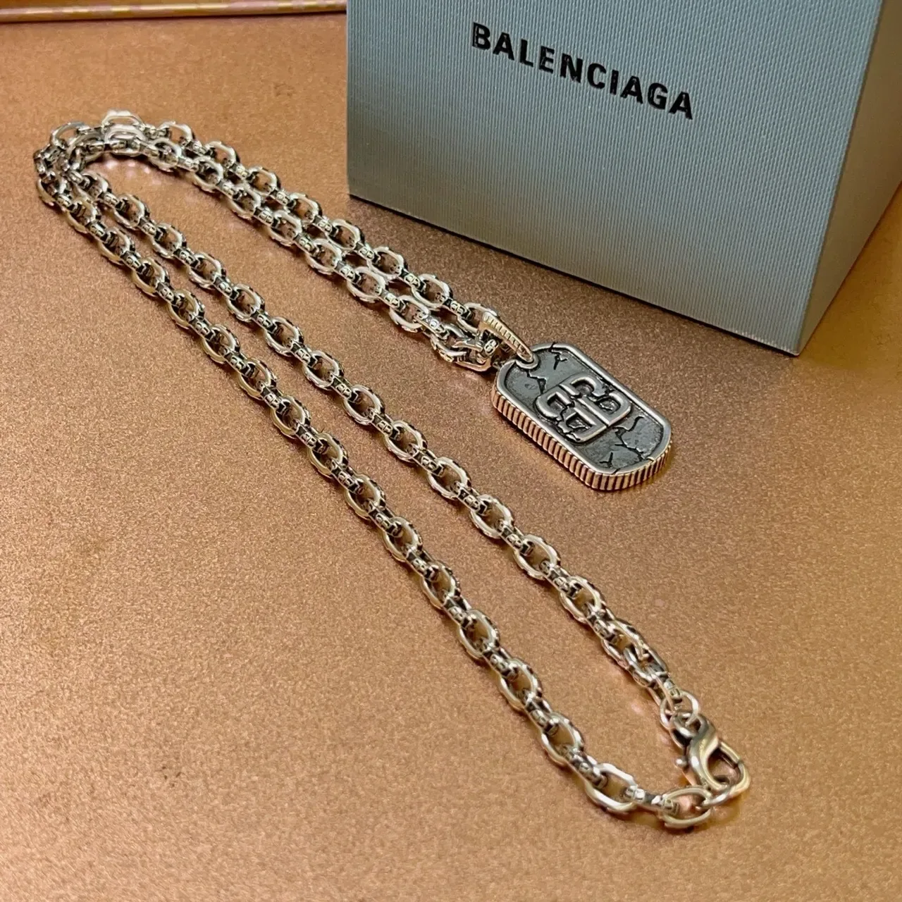 Balenciaga BB Dog Tag Collier Argent Vieilli 4