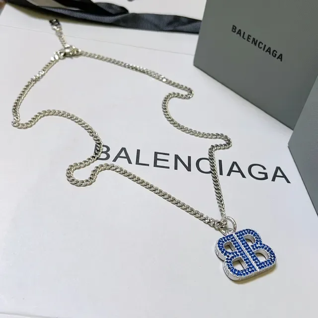 Balenciaga BB collier chaîne curb-link argent bleu cristaux pavé 9