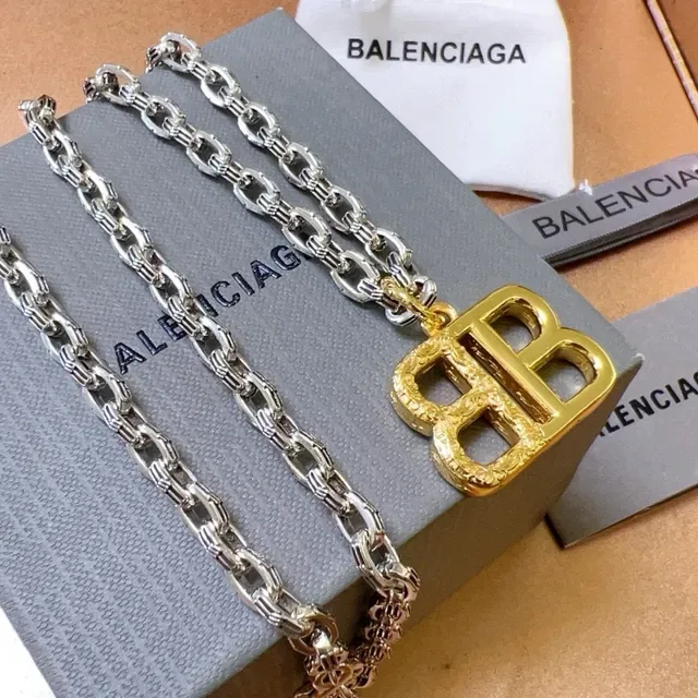 Balenciaga BB Collier Argent/Or Chaîne Gros Maillons Pendentif Monogramme 3
