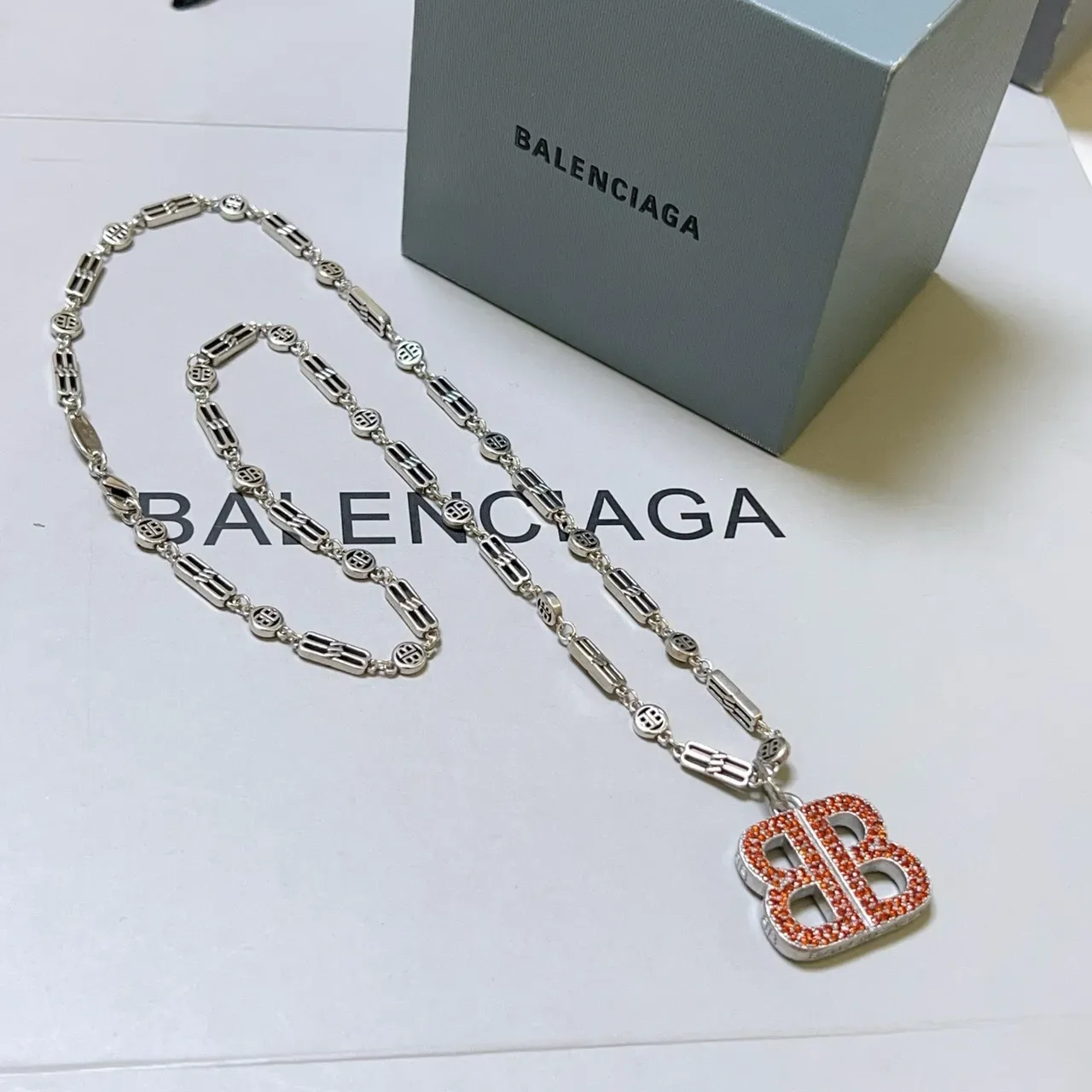 Balenciaga BB Pavé Crystal Double-B قلادة 2