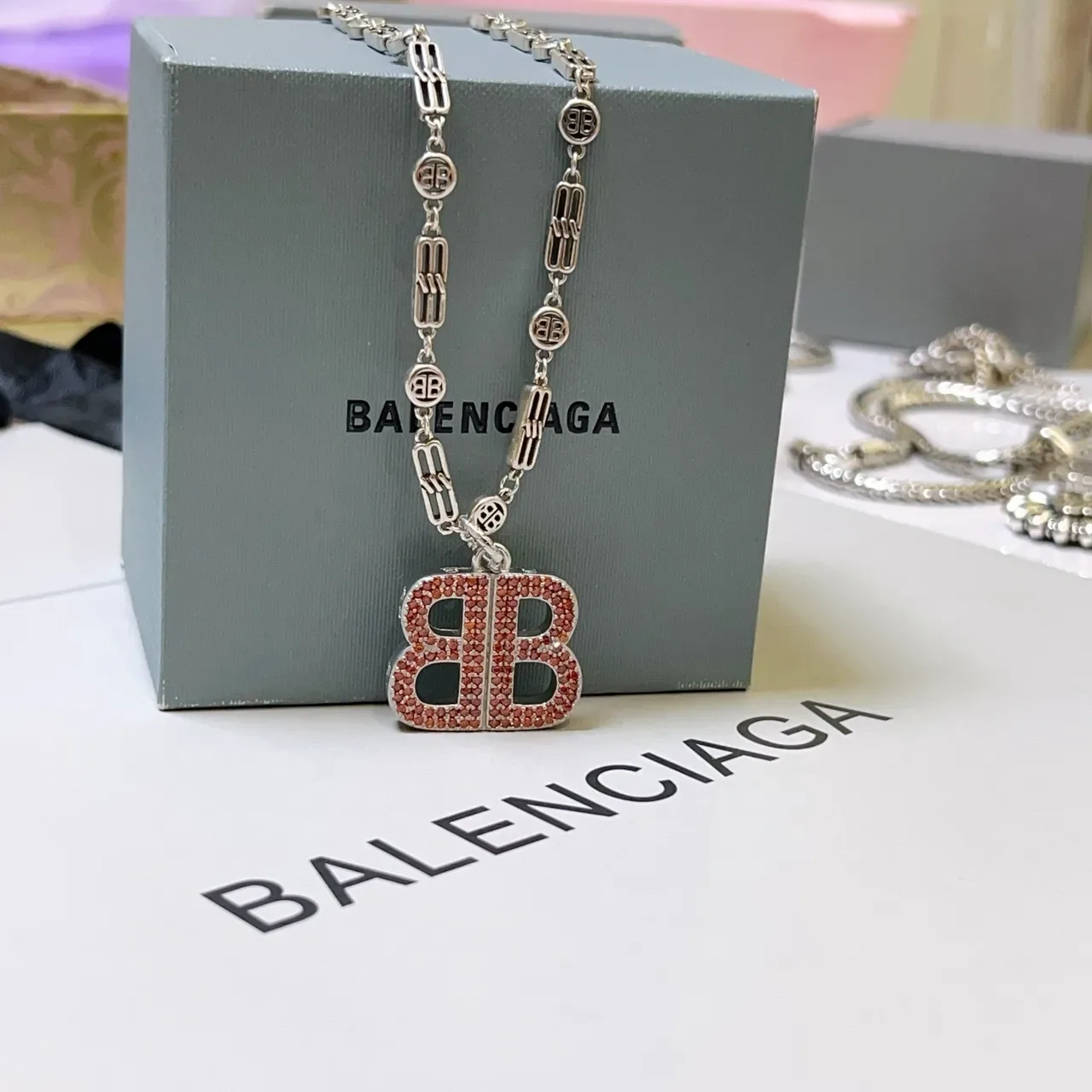 Balenciaga BB Pavé Crystal Double-B قلادة 4