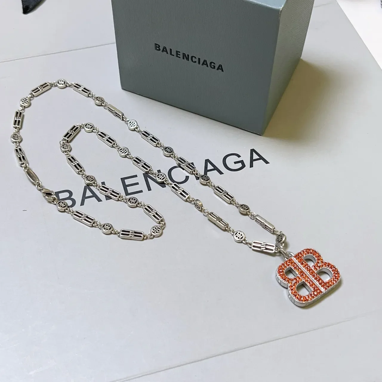 Balenciaga BB Pavé Crystal Double-B قلادة 5