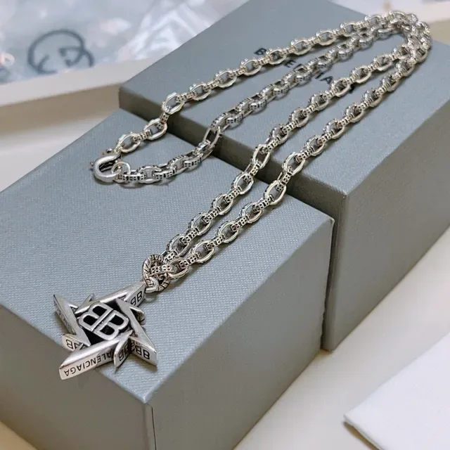 Colar Balenciaga BB Star Pendente Corrente Prata 4