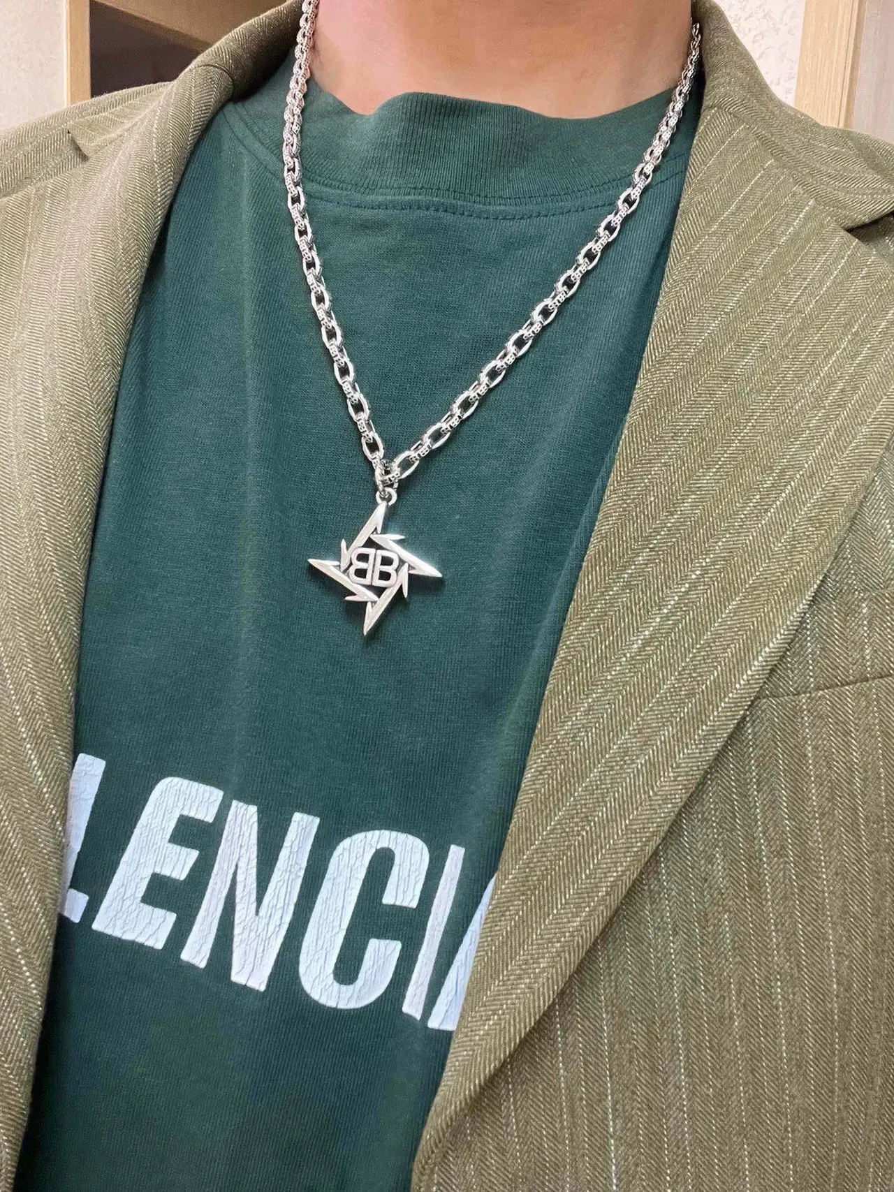 Colar Balenciaga BB Star Pendente Corrente Prata 5