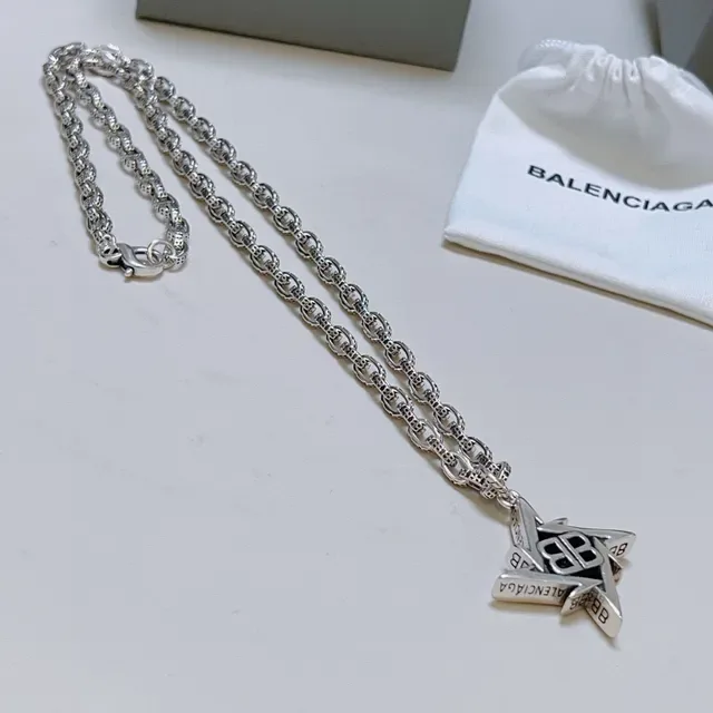 Colar Balenciaga BB Star Pendente Corrente Prata 7