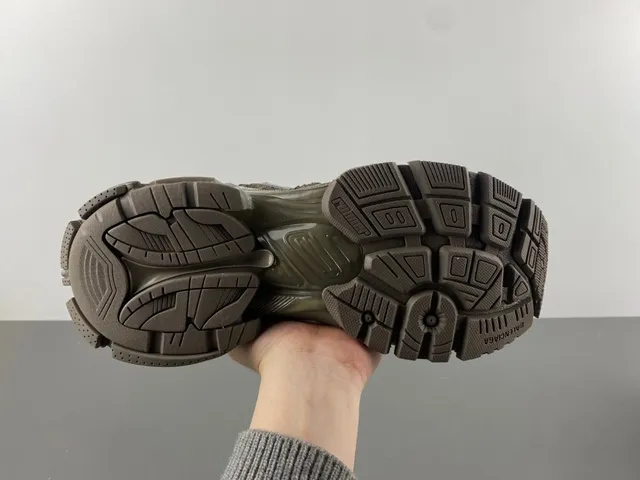 Balenciaga Tênis Chunky Desconstruídos Pintados Com Graffiti Bege Preto 7