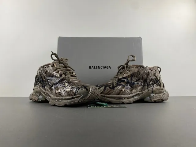 Balenciaga Tênis Chunky Desconstruídos Pintados Com Graffiti Bege Preto 13