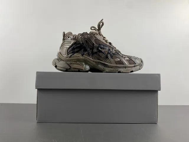 Balenciaga Tênis Chunky Desconstruídos Pintados Com Graffiti Bege Preto 15