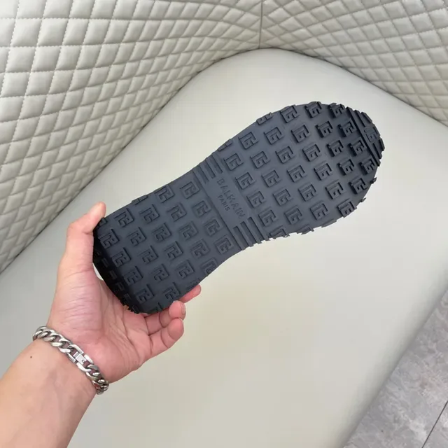 Balenciaga Cinza Bege Assimétrico Recorte Lateral Painel Camadas Camurça e Malha Superior Tênis Chunky 2