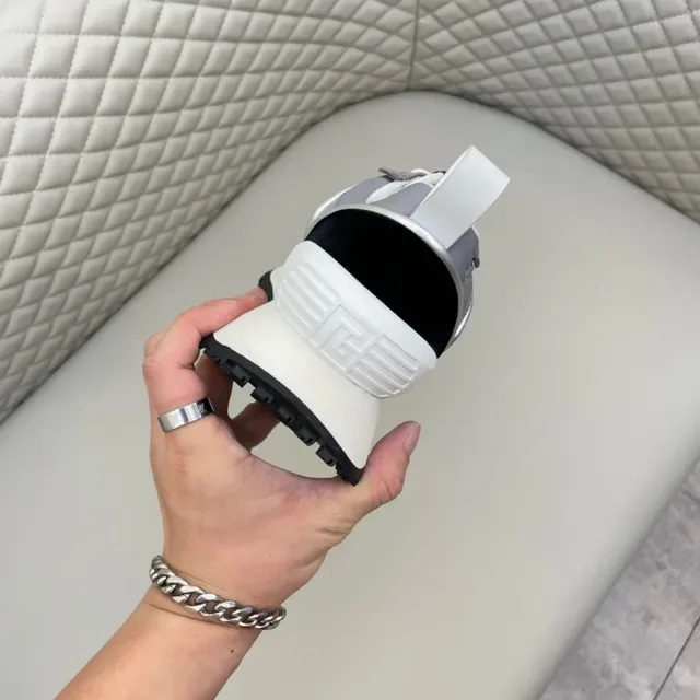 Balenciaga Cinza Bege Assimétrico Recorte Lateral Painel Camadas Camurça e Malha Superior Tênis Chunky 3