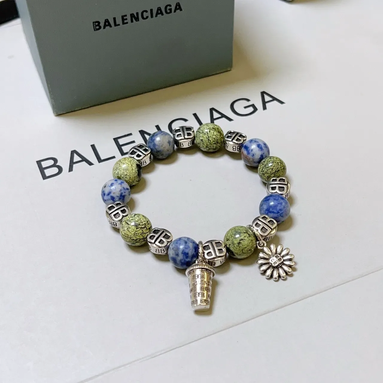 Balenciaga Bracelet Vert Bleu avec Perles et Charms 3