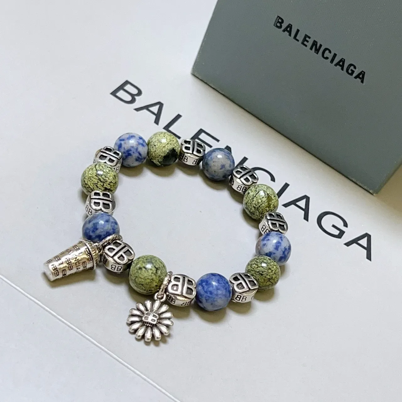 Balenciaga Bracelet Vert Bleu avec Perles et Charms 6