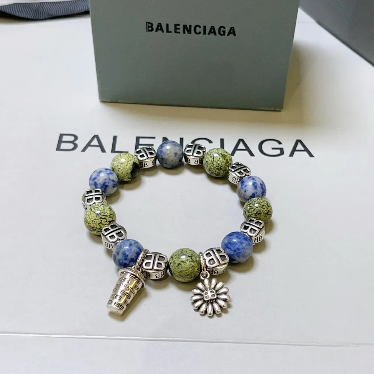 Balenciaga Bracelet Vert Bleu avec Perles et Charms 7