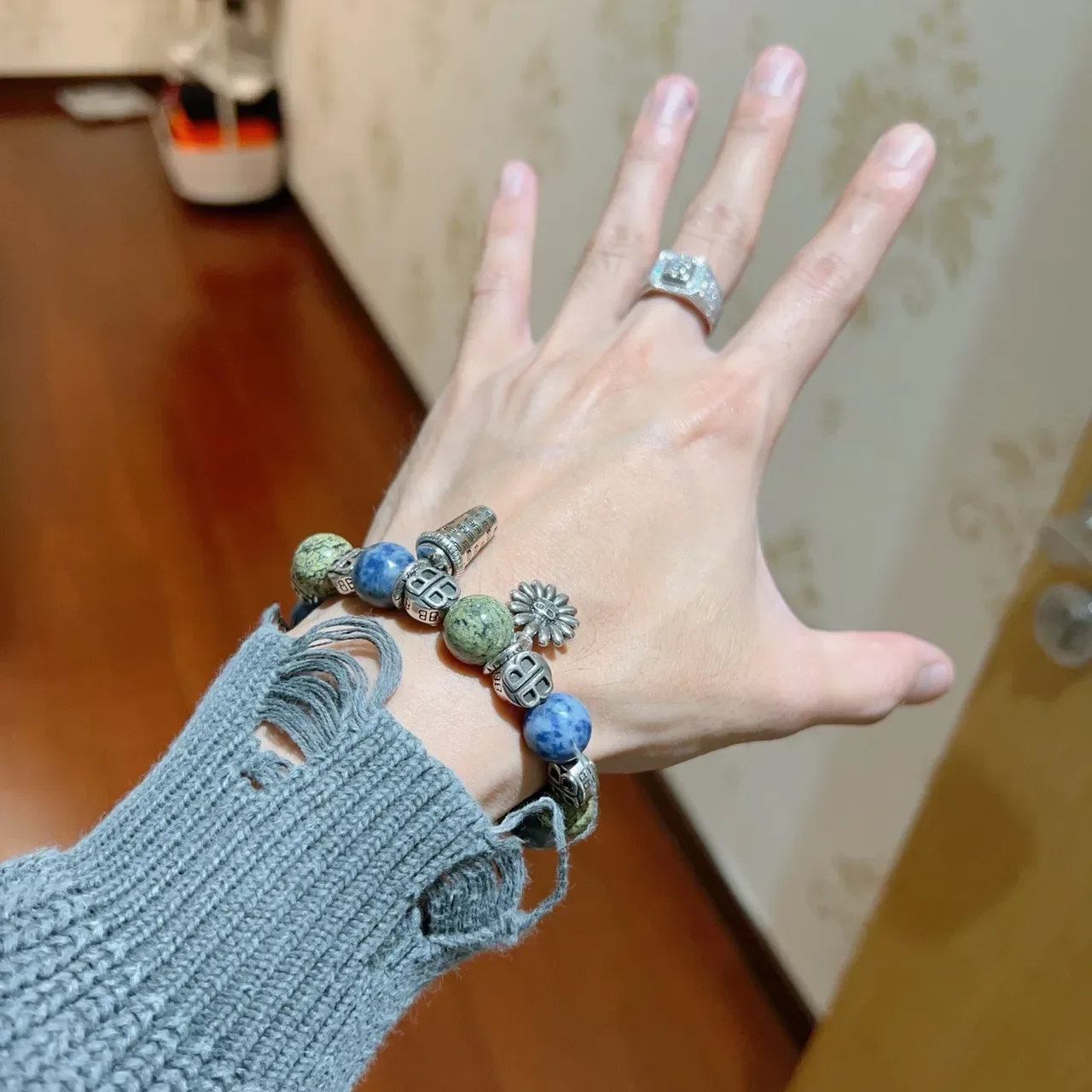 Balenciaga Bracelet Vert Bleu avec Perles et Charms 8