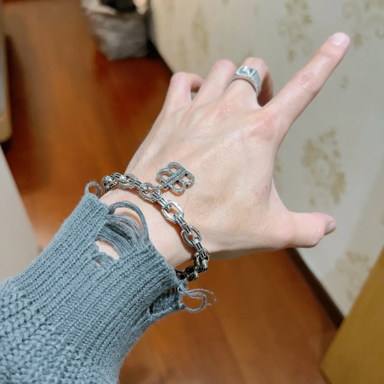 سوار Balenciaga لوقو تشارم فضي سلسلة رابط كثيفة مزخرفة مزدوجة ب 6