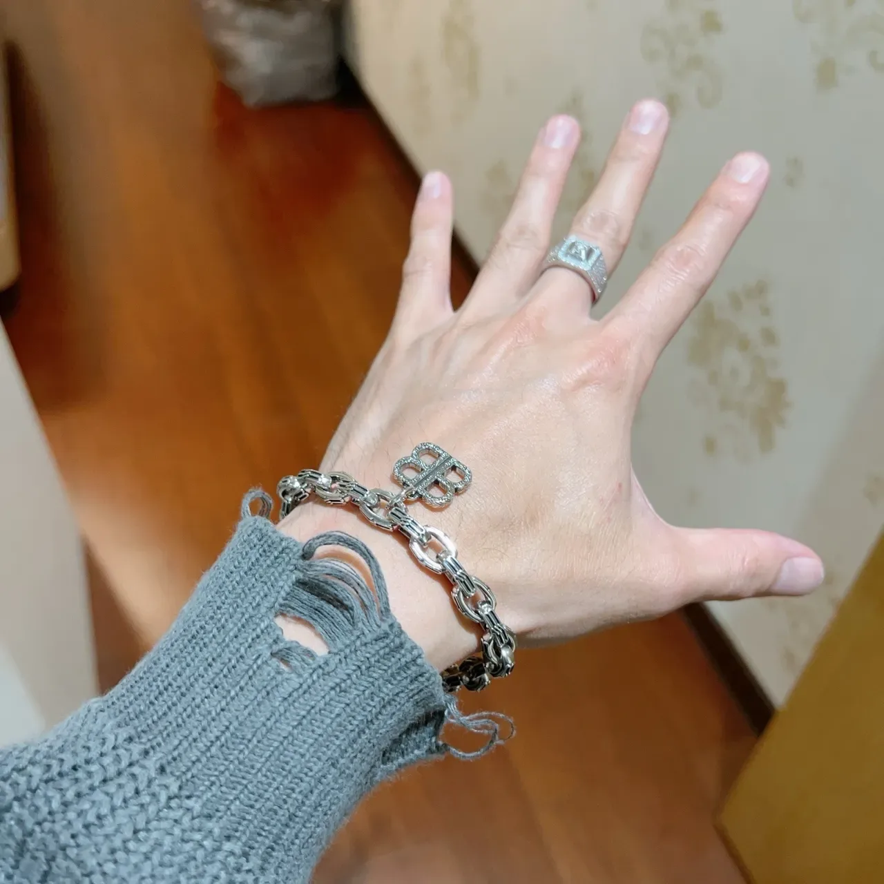 سوار Balenciaga لوقو تشارم فضي سلسلة رابط كثيفة مزخرفة مزدوجة ب 8