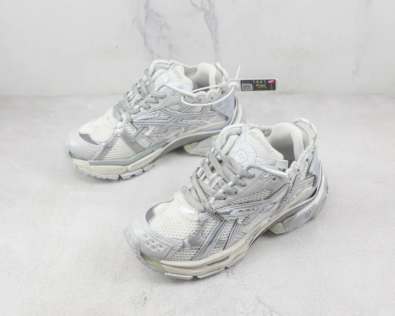 Balenciaga Runner Tênis Chunky Brancos Prateados 4