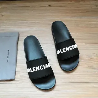 Balenciaga Slide नعال سوداء بشعار