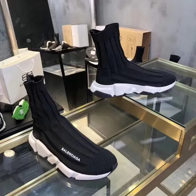 Balenciaga Speed Trainer Sneakers lifestyle noir et blanc 3