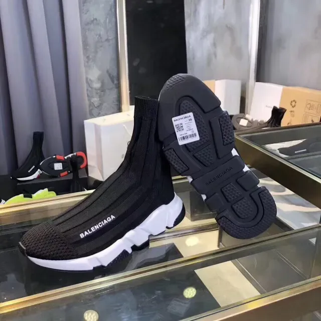 Balenciaga Speed Trainer Sneakers lifestyle noir et blanc 4