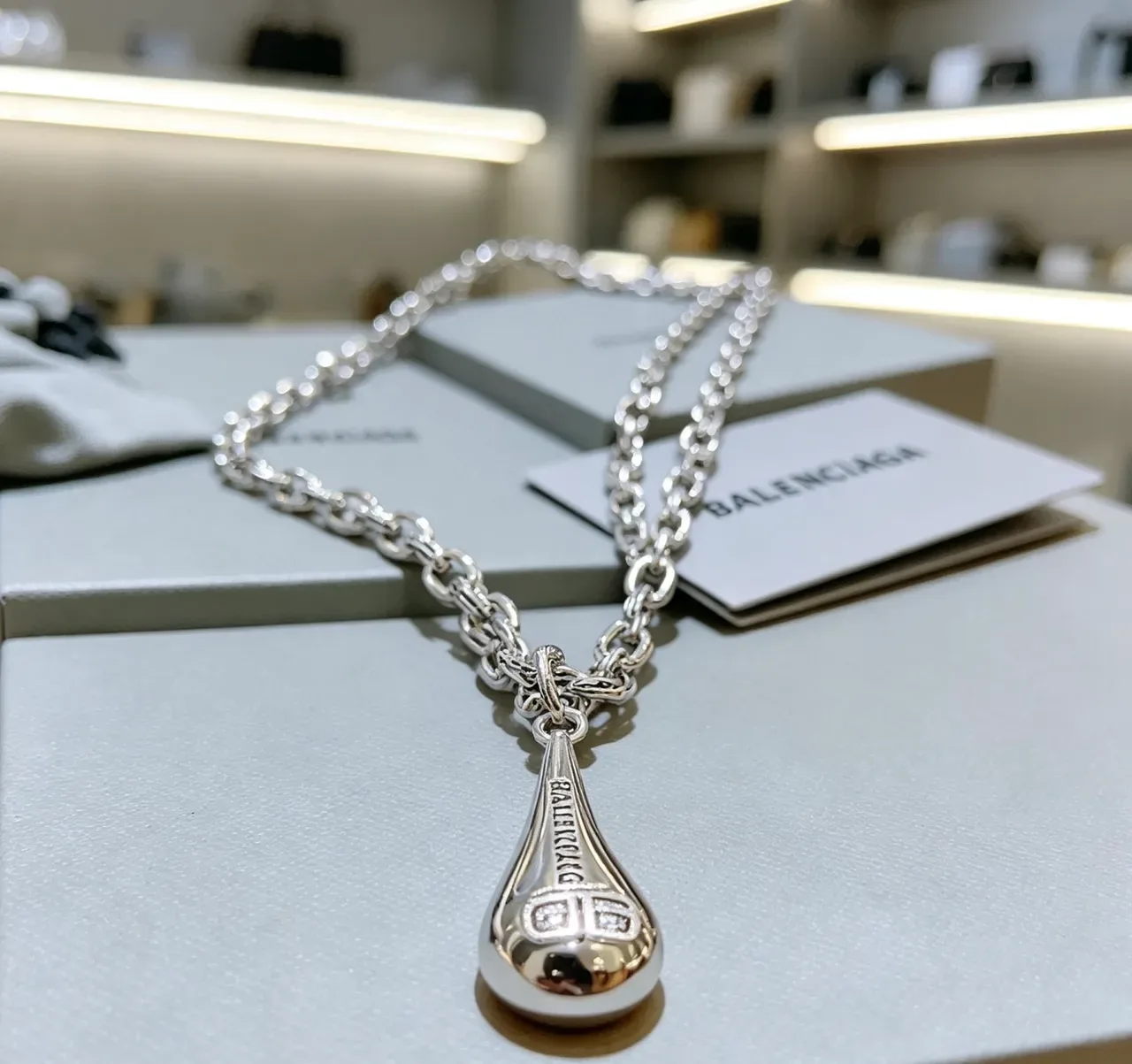 Balenciaga قلادة دمعة فضي أسود سلسلة ربط سميكة محفورة 5